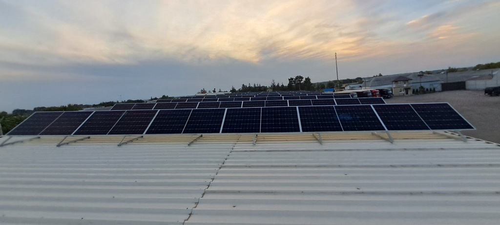 Шефмонтаж гібридної системи для підприємства (Fronius, DEYE, Victron Energy)